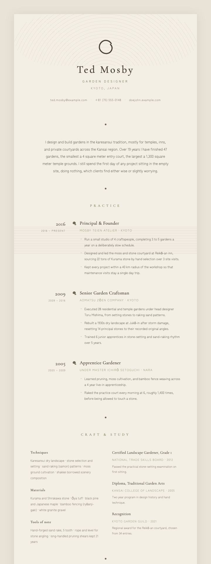 Zen Garden CV template preview