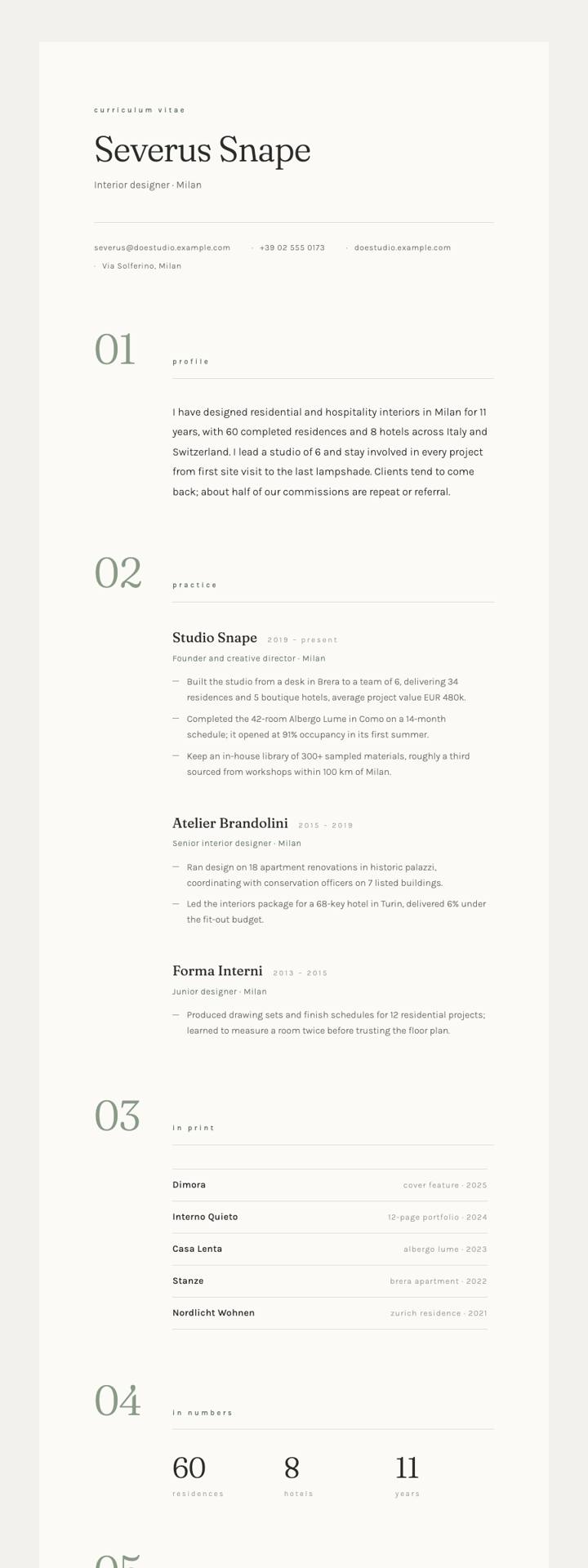 Airy Editorial CV template preview