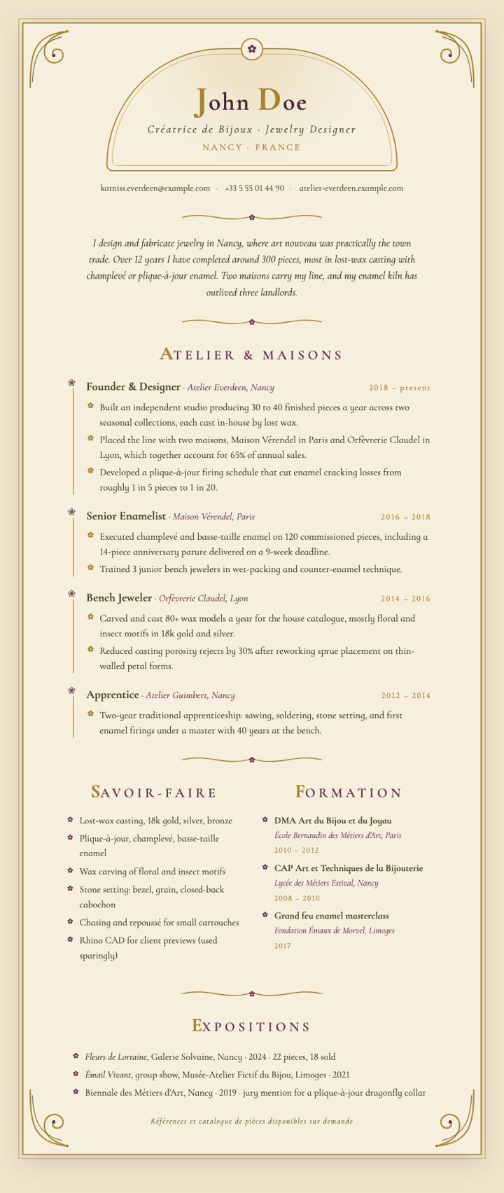 Art Nouveau CV template preview