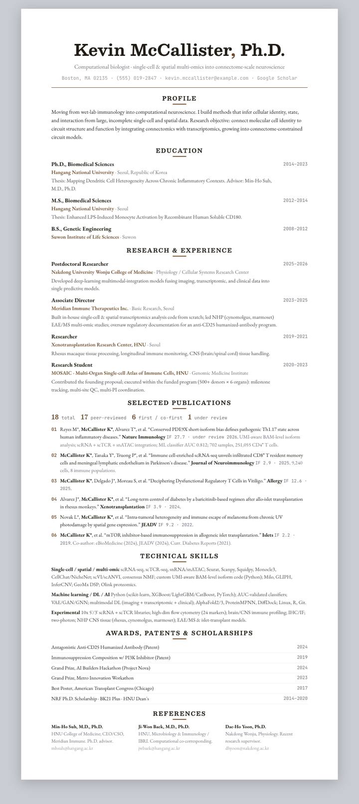 Umber Centered CV template preview