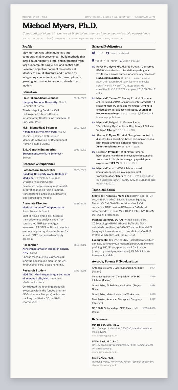 Royal Broadsheet CV template preview